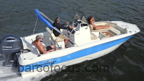 NauticStar 211 Coastal ficha tecnica